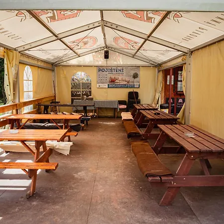Agawa V Arealu Koupaliste V Orlickych Horach Kamp alanı Bystré